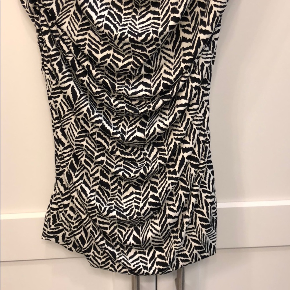 Express Tank Top - Picture 3 of 4